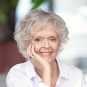 Margriet (67) bezocht haar geboorteland: ‘Het was alsof het land me omarmde’